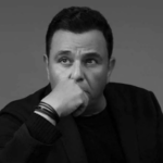 تدهور صحة محمد فؤاد: تفاصيل أزمة صحية خطيرة بعد زفاف نجله