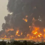 غارات إسرائيلية تستهدف ميناء الحديدة ومنشآت حيوية في المدينة