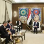 الرئيس العليمي يدعو لتصعيد الضغوط الدولية على الحوثيين وتصنيفهم كمنظمة إرهابية