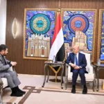 رئيس مجلس القيادة يبحث مع رئيس جهاز الرقابة تعزيز الشفافية ومكافحة الفساد