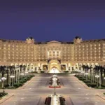 السعودية تنهي استضافة المجلس الرئاسي اليمني في فندق "الريتز كارلتون" بالرياض