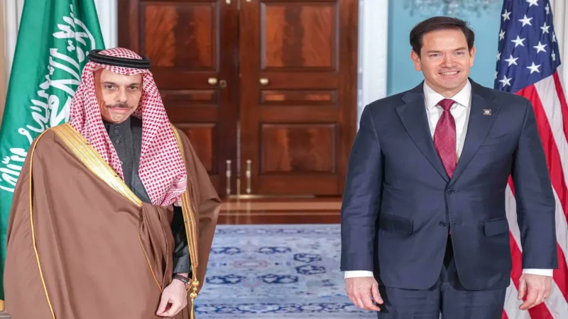 الرياض وواشنطن تبحثان مواجهة تهديدات الحوثيين وضمان أمن الملاحة في البحر الأحمر