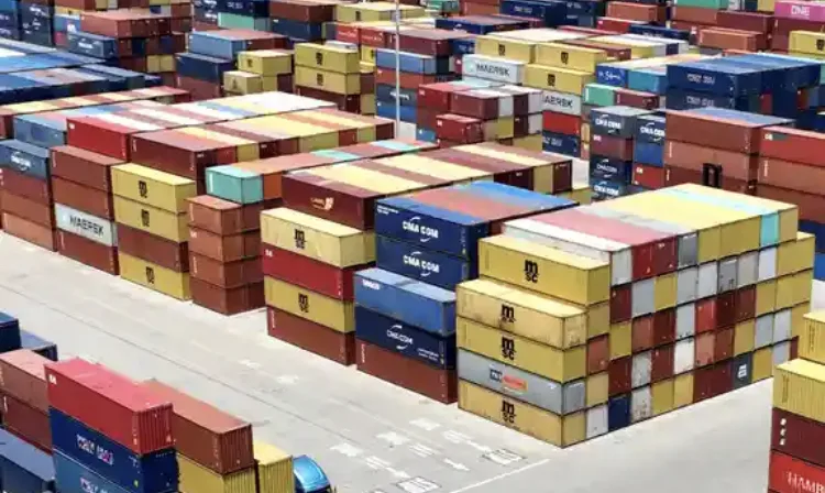 ما هو الأثر الاقتصادي المتوقع لرسوم ترامب الجمركية؟