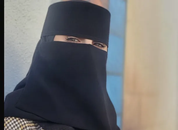 دور المرأة في بناء المجتمع وصناعة القادة