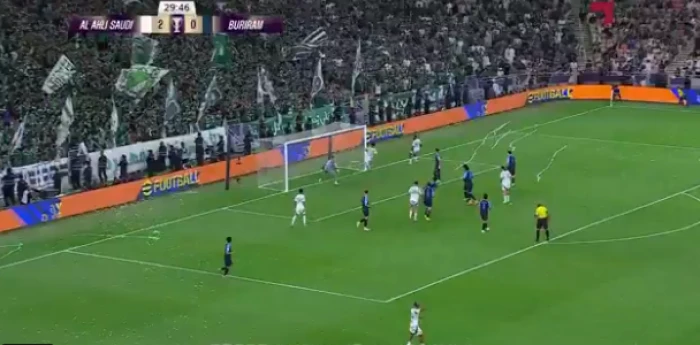 الأهلي السعودي يتقدم بثلاثية نظيفة على ب...