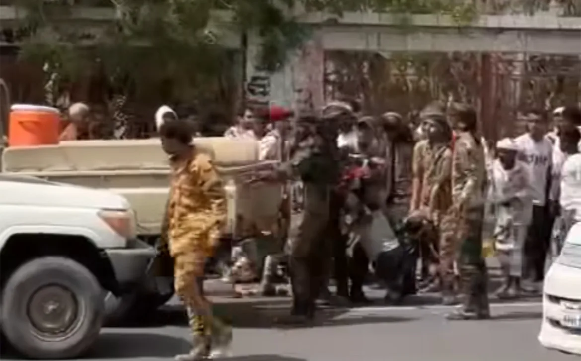 أبين: مقتل مطلوب أمني أثناء تأمين مظاهرة نسائية سلمية