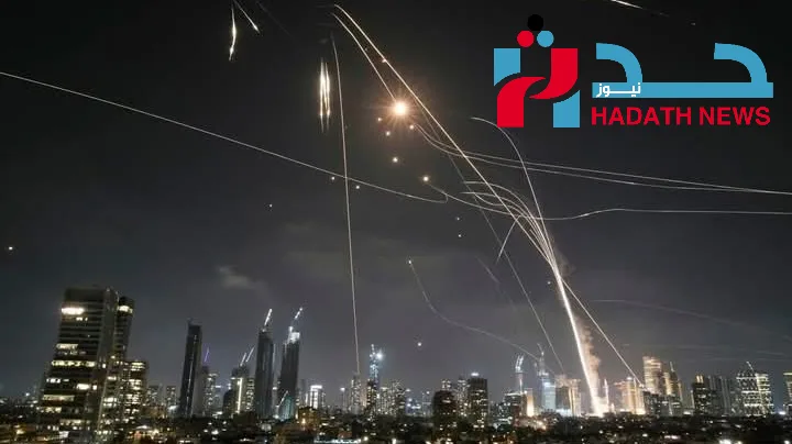 إيران تشن هجومًا واسعًا بالصواريخ على R...