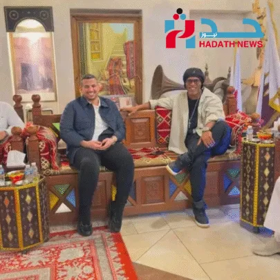 هاني الصيادي الى جانب اللاعب العالمي الأشهر 