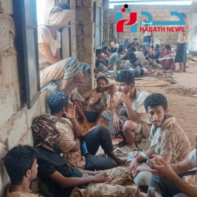 الهاشمي في محور البقع.."كارثة وادي أبو جبارة" تعود للواجهة وتُفجر غضبًا شعبيًا وعسكريًا صورة أرشيفية لجنود لواء الفتح الذين أُسروا من قبل ميليشيات الحوثي