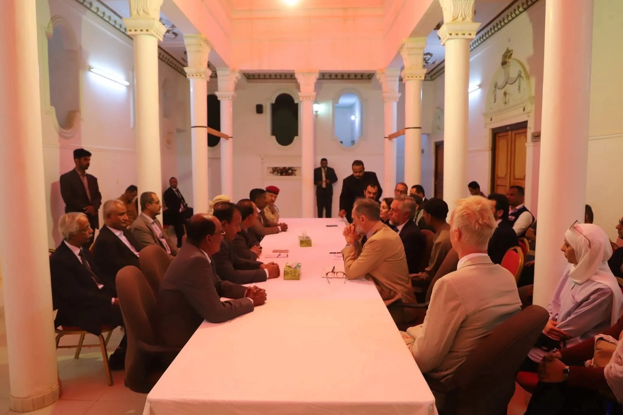 12911سيئون تستقبل وفود الاتحاد الأوروبي والأمم المتحدة لبحث سبل تعزيز التعاون التنموي في حضرموت سيئون تستقبل وفود الاتحاد الأوروبي والأ...